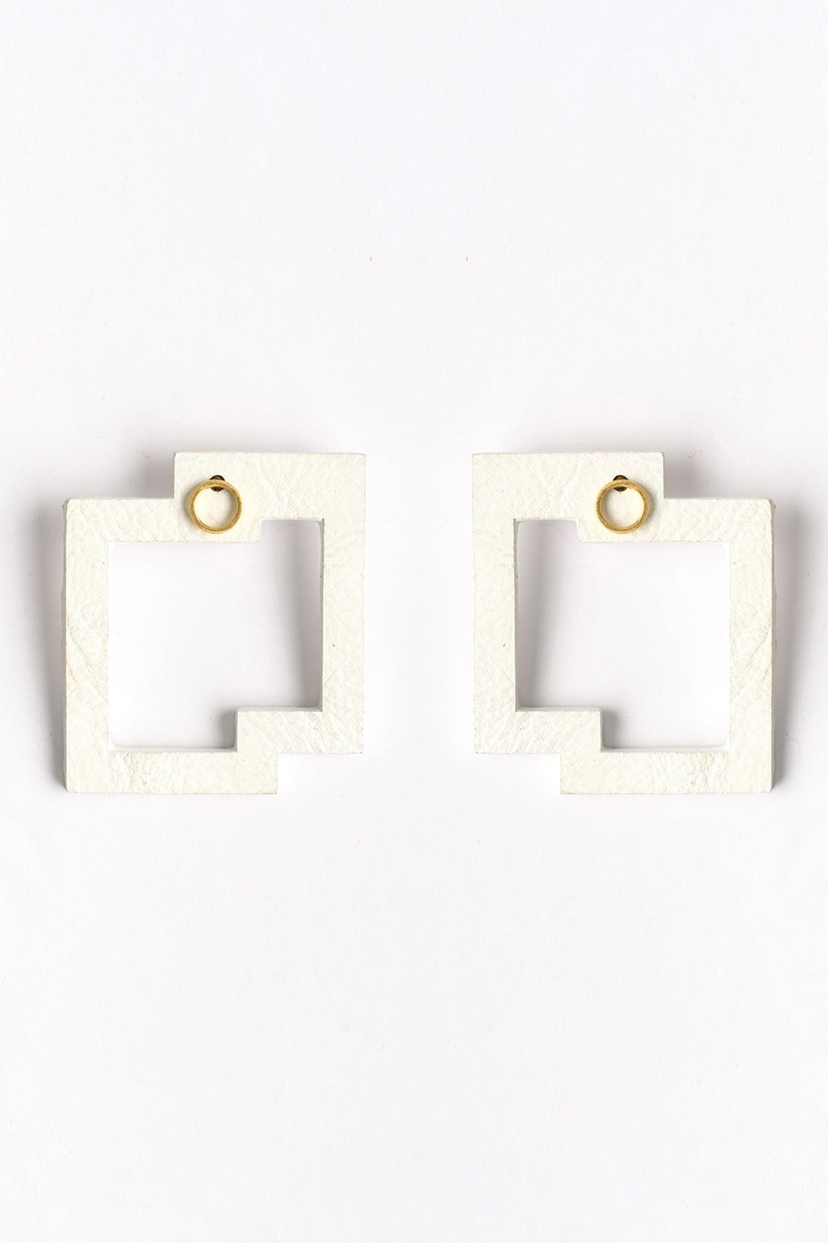 White Cutout Textured Stud Earrings 