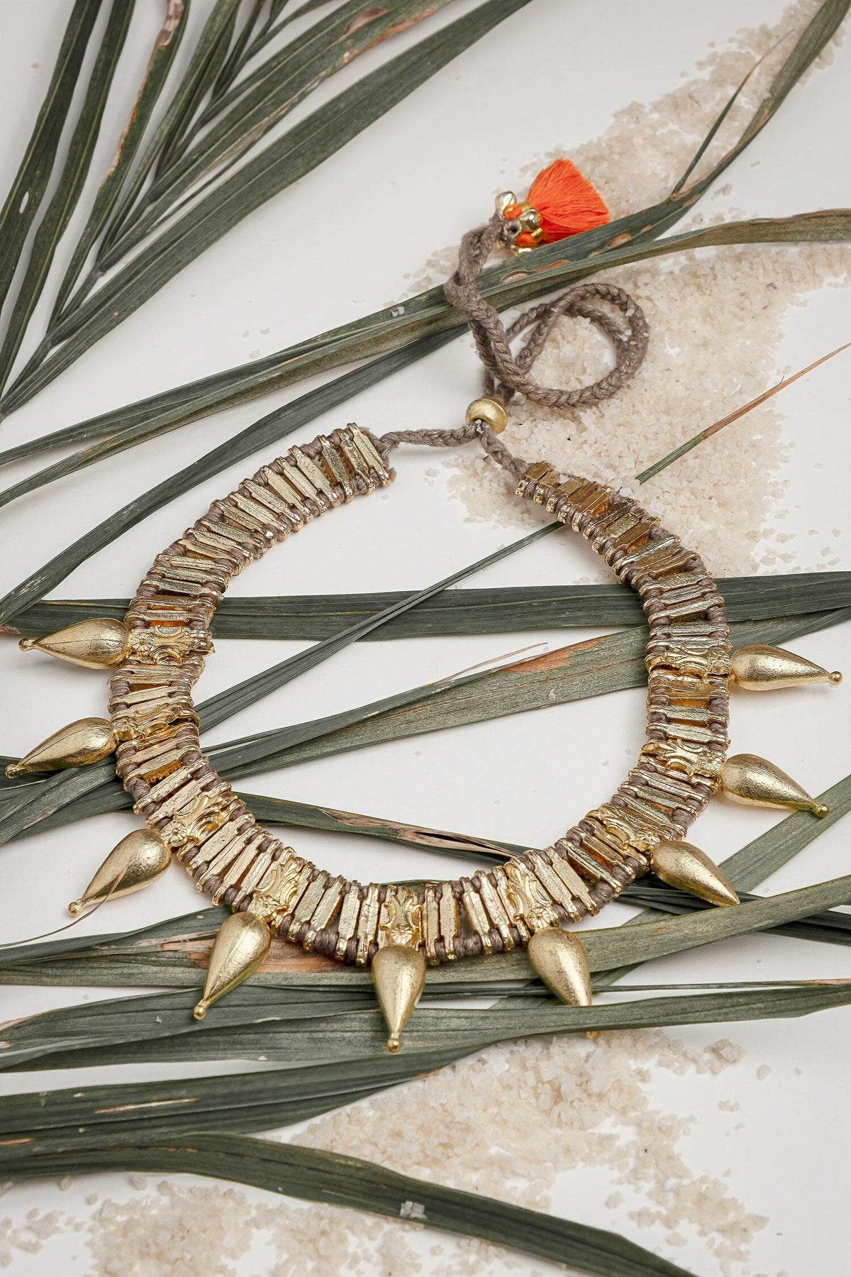 Gold Casting Metal Plated Choker With Thread 