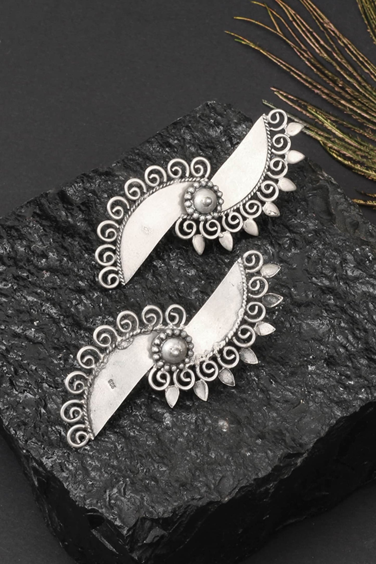 Carved Stud Earrings 