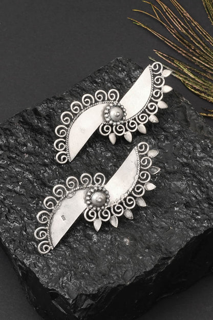Carved Stud Earrings 