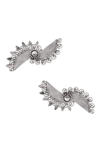 Carved Stud Earrings 