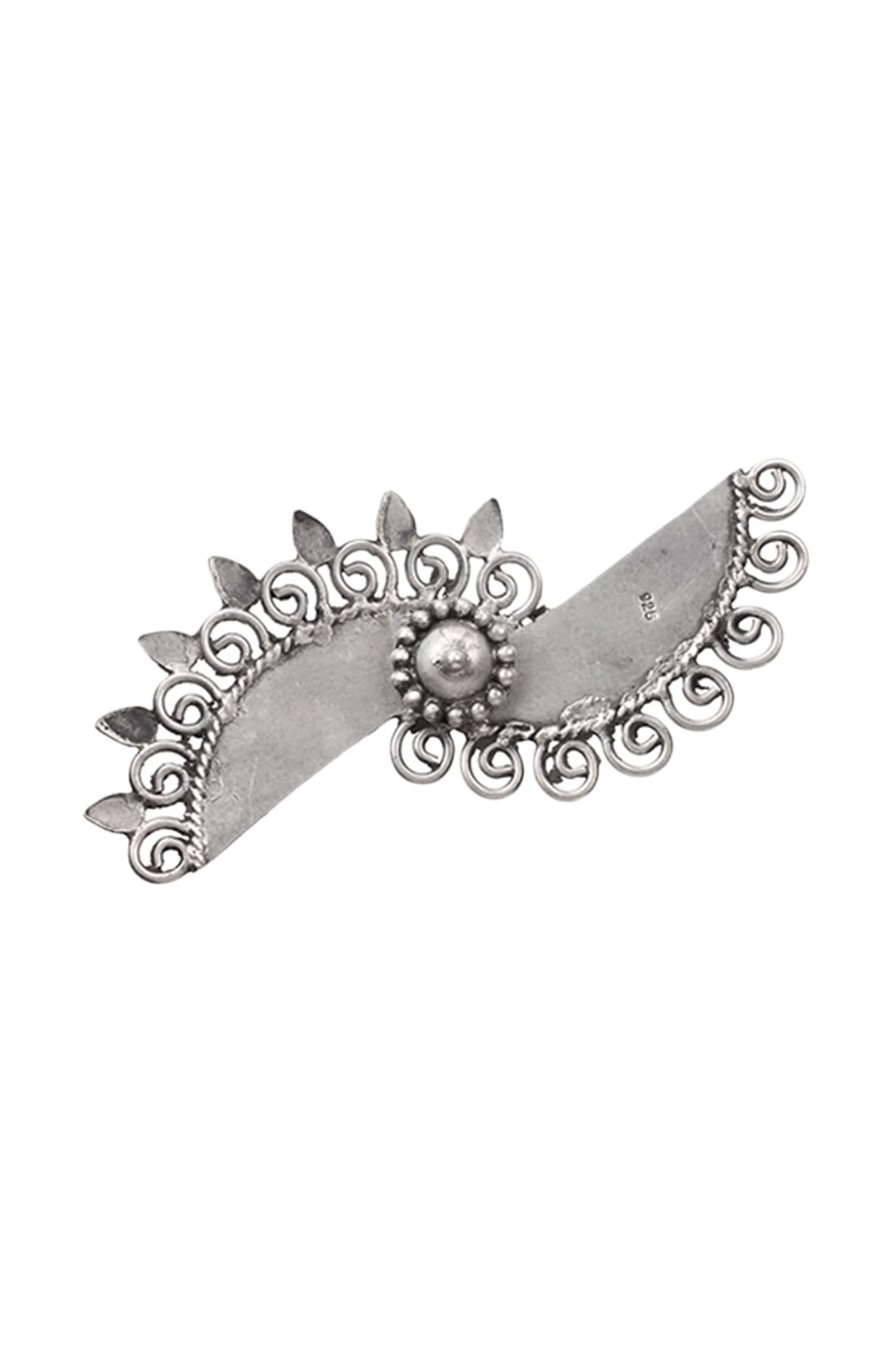 Carved Stud Earrings 