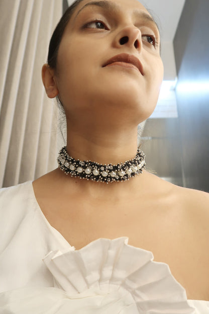Idrissa Pearl Choker 