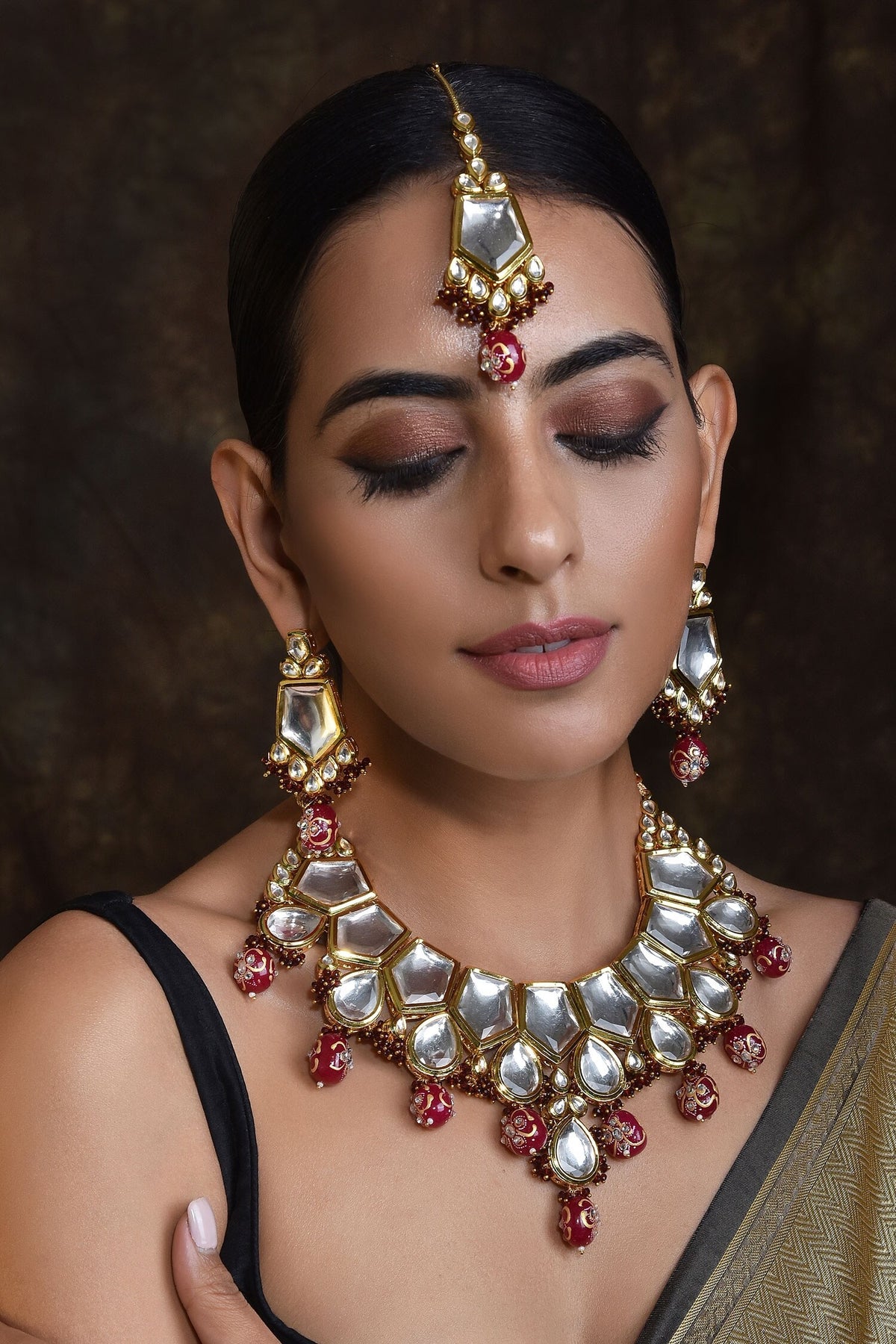 Geometric Kundan Studded Choker Set 