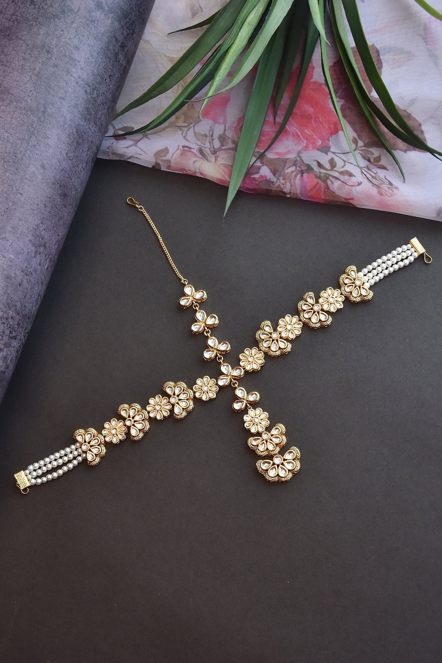 Kundan Floral Mathapatti 