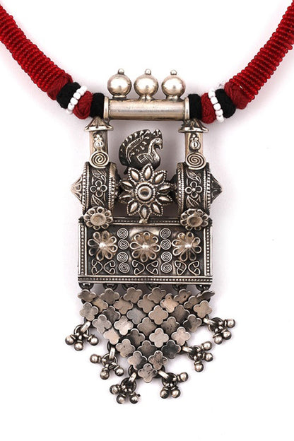Floral Carved Pendant Necklace 