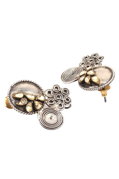Carved Stud Earrings 