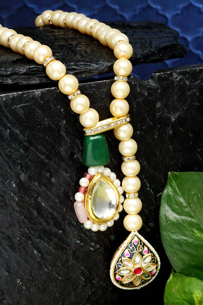 Pearl Embellished Pendant Necklace 