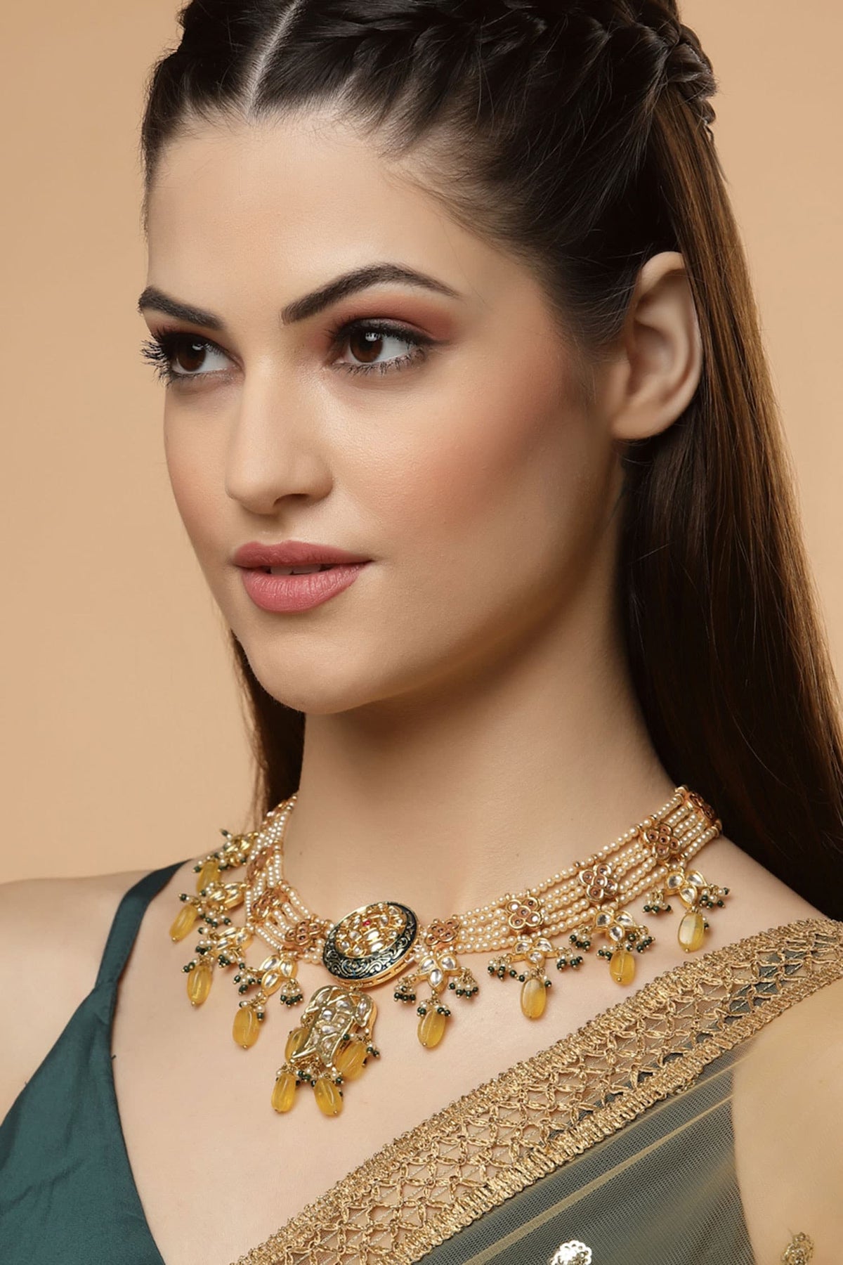 Kundan Embellished Pendant Necklace 