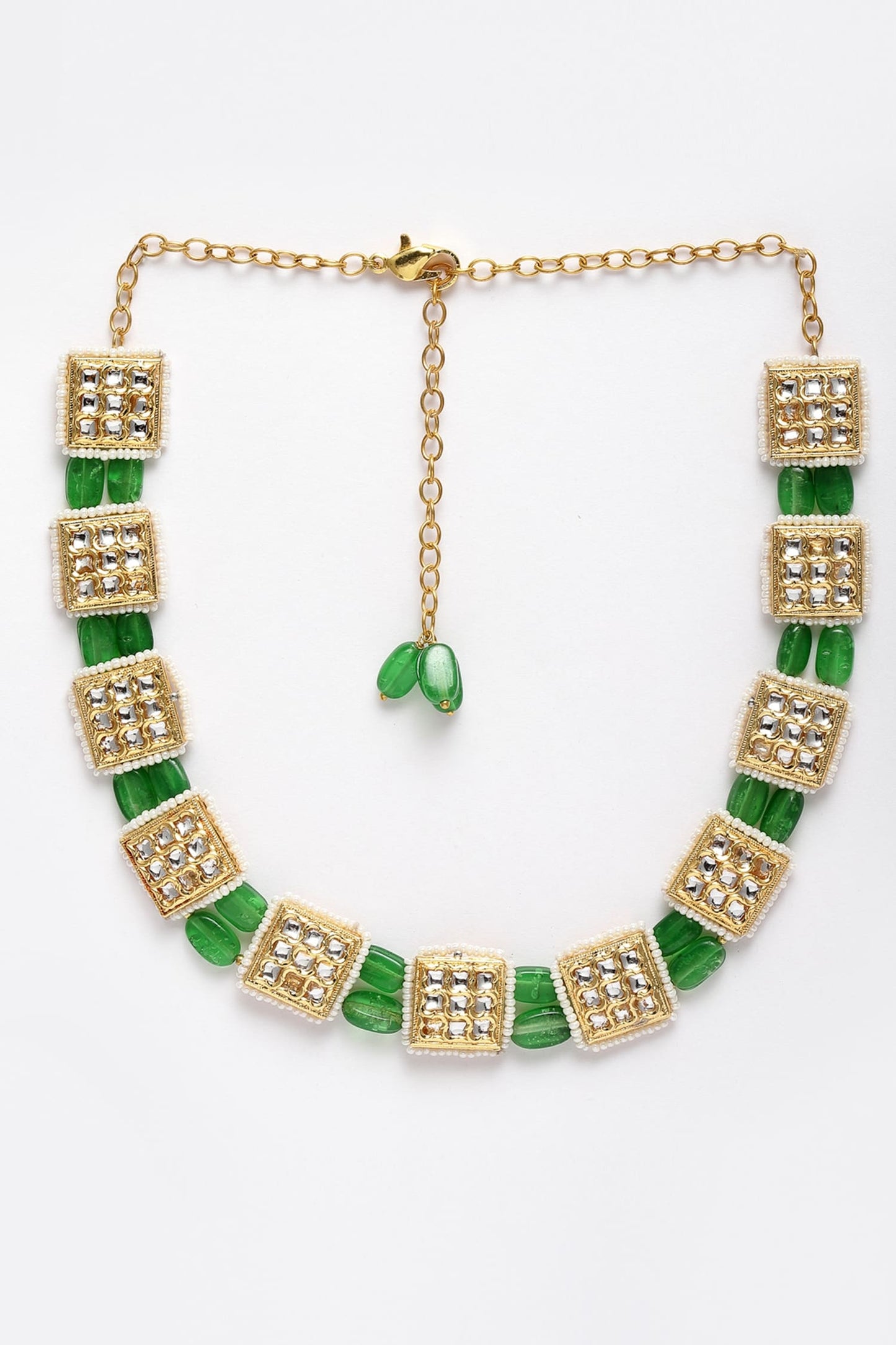 Pearl Embellished Necklace 