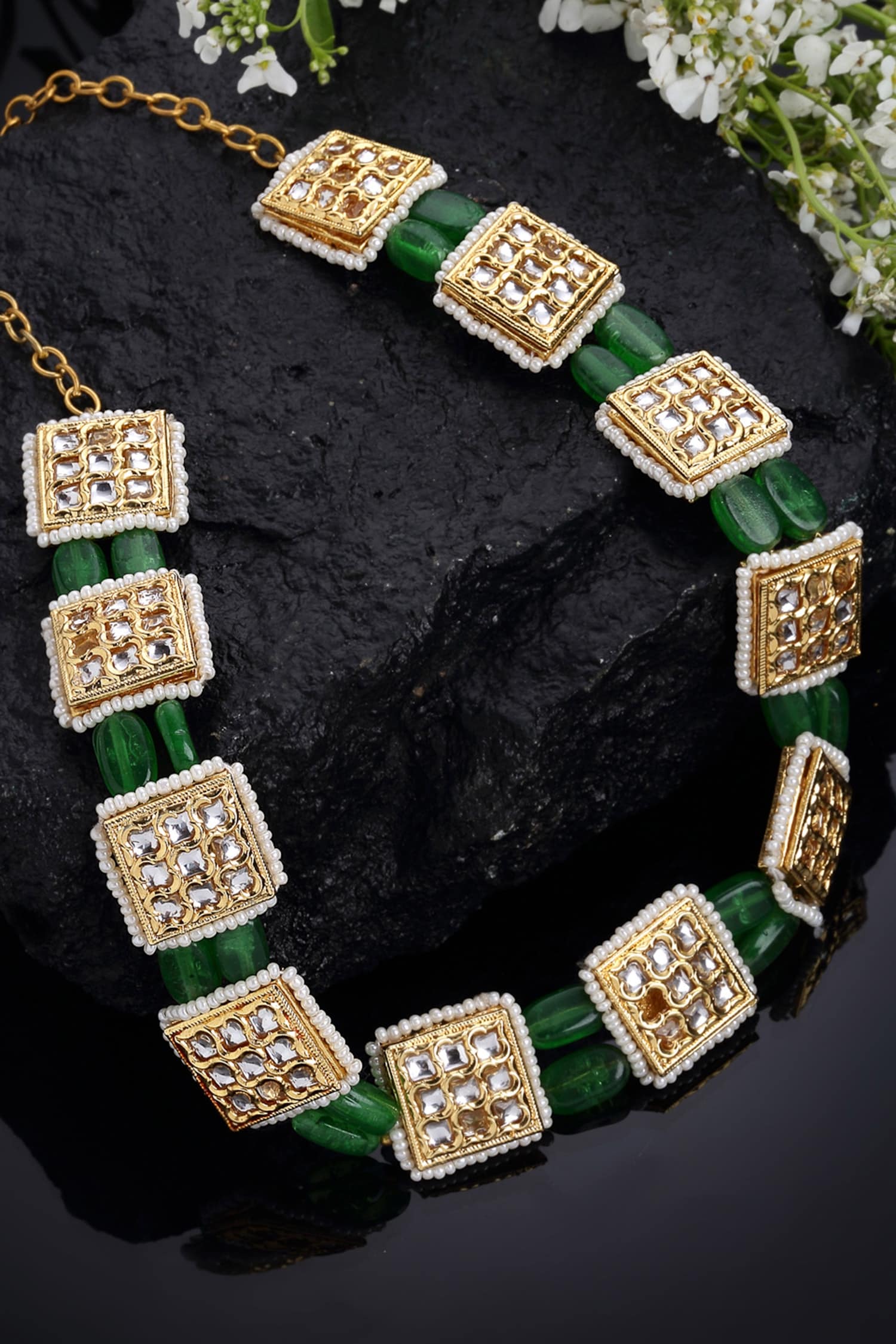 Pearl Embellished Necklace 