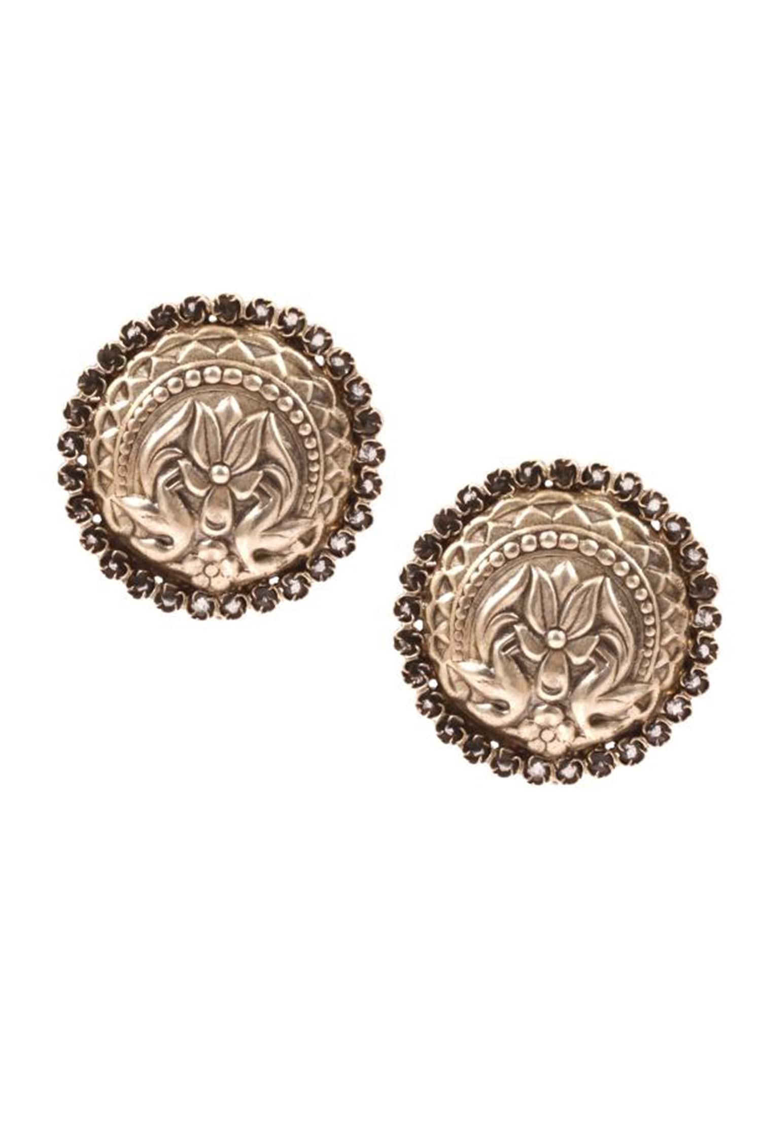 Floral Carved Ear Stud 