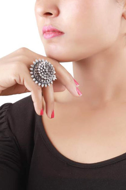 Floral Embellished Ring 