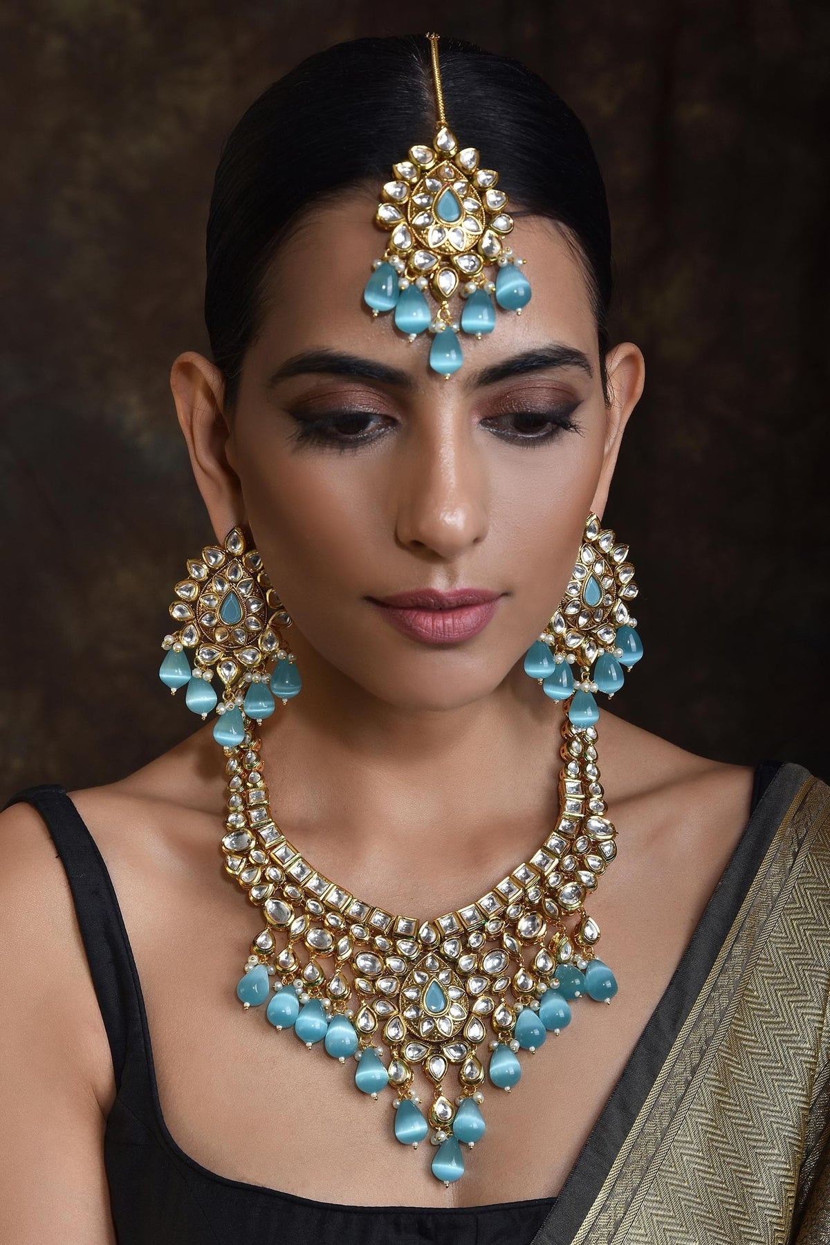 Kundan Embellished Necklace Set 