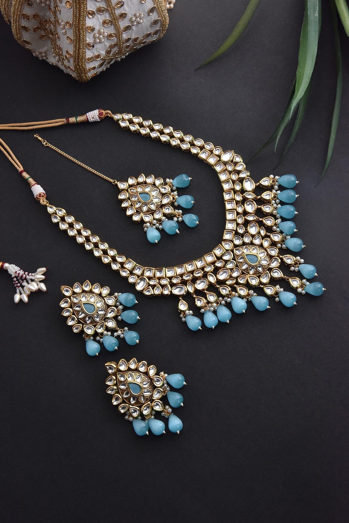 Kundan Embellished Necklace Set 