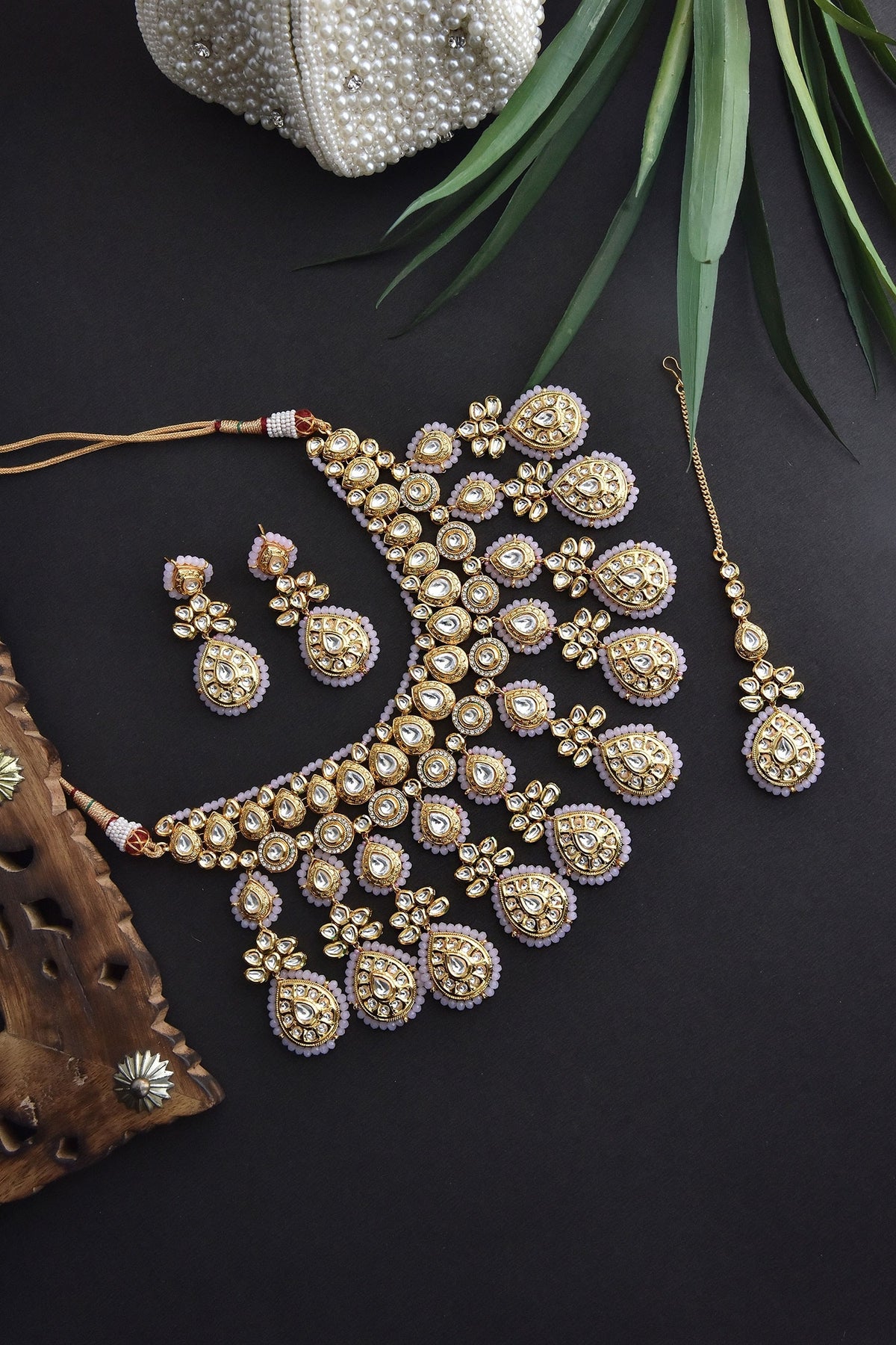 Kundan Embellished Necklace Set 