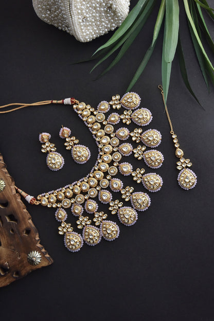 Kundan Embellished Necklace Set 