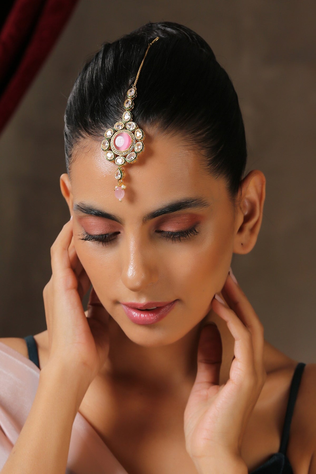 Kundan Embellished Maangtikka 