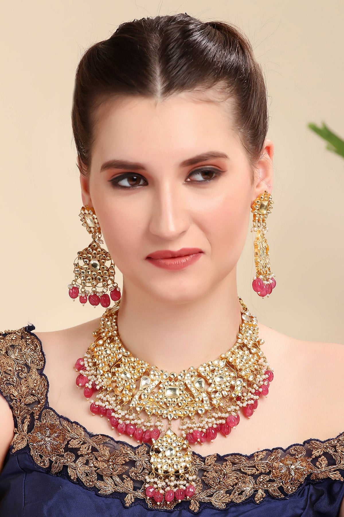 Kundan Embellished Necklace Set 