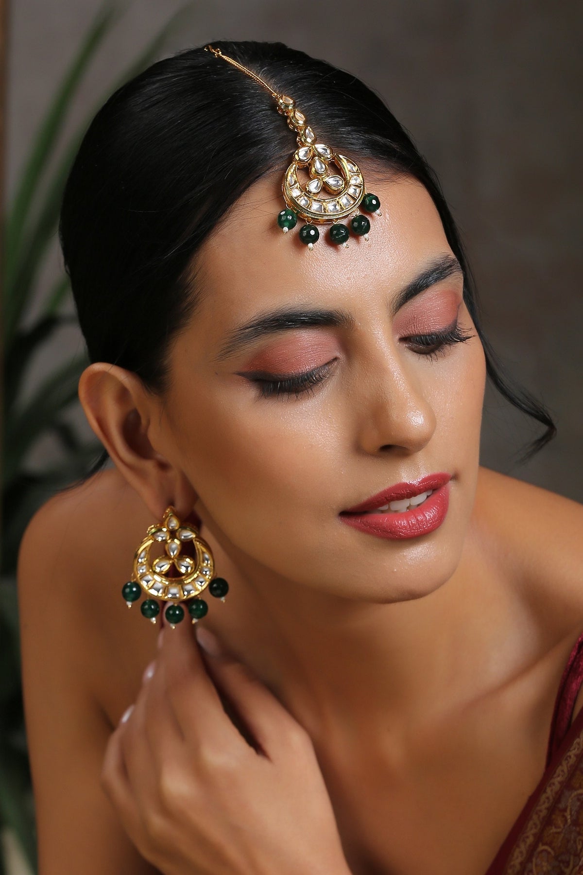 Kundan Chandbalis & Maangtikka Set 