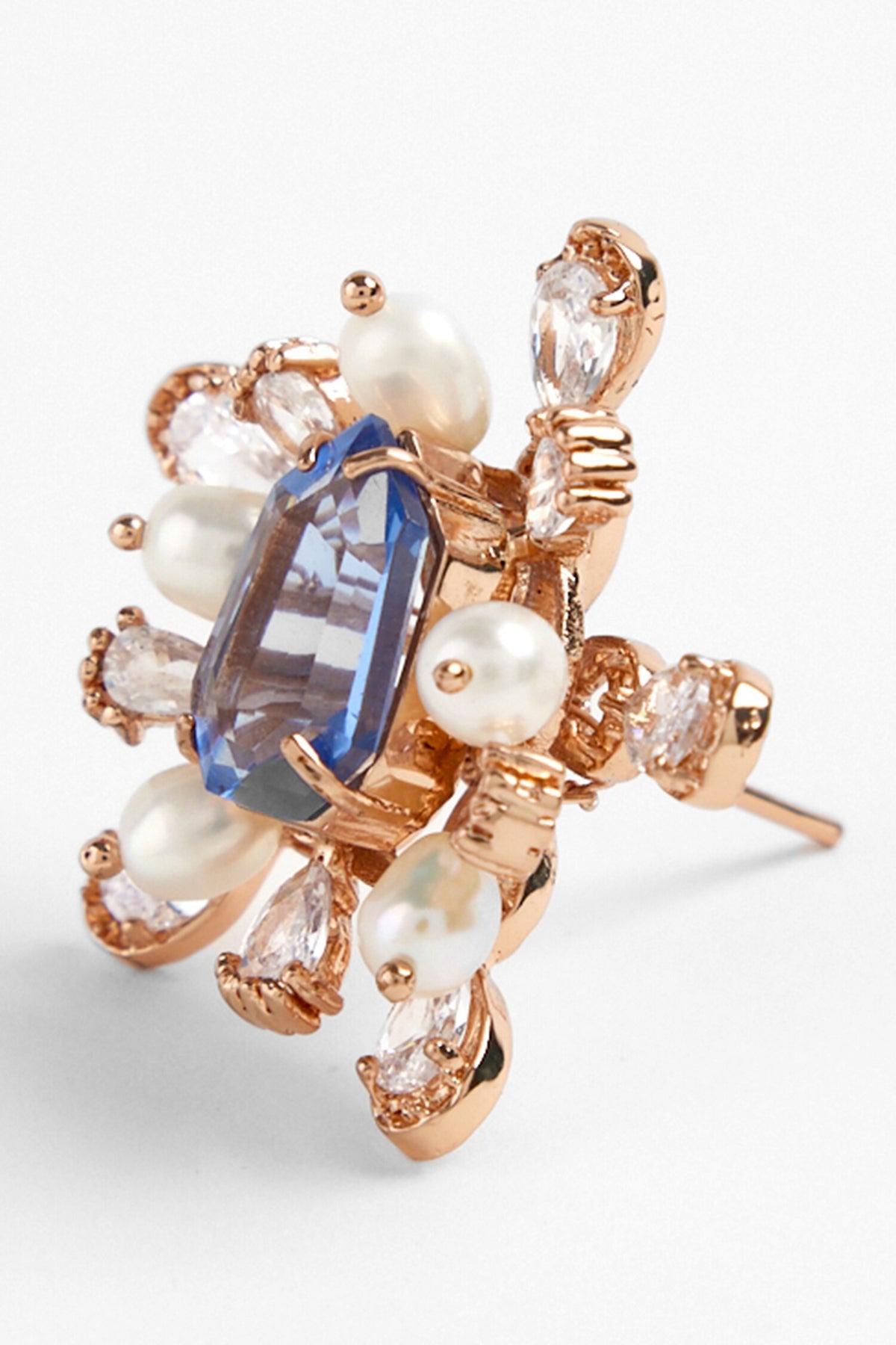 Lana Stud Earrings 