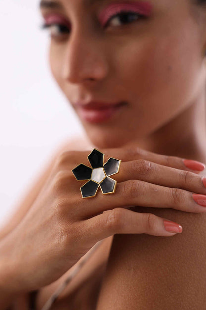Willow Floral Pattern Ring 