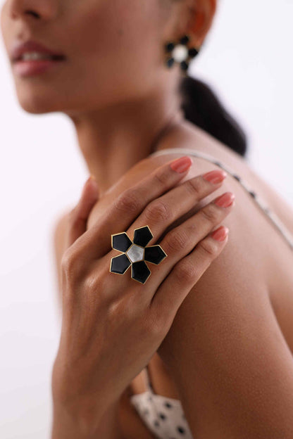 Willow Floral Pattern Ring 