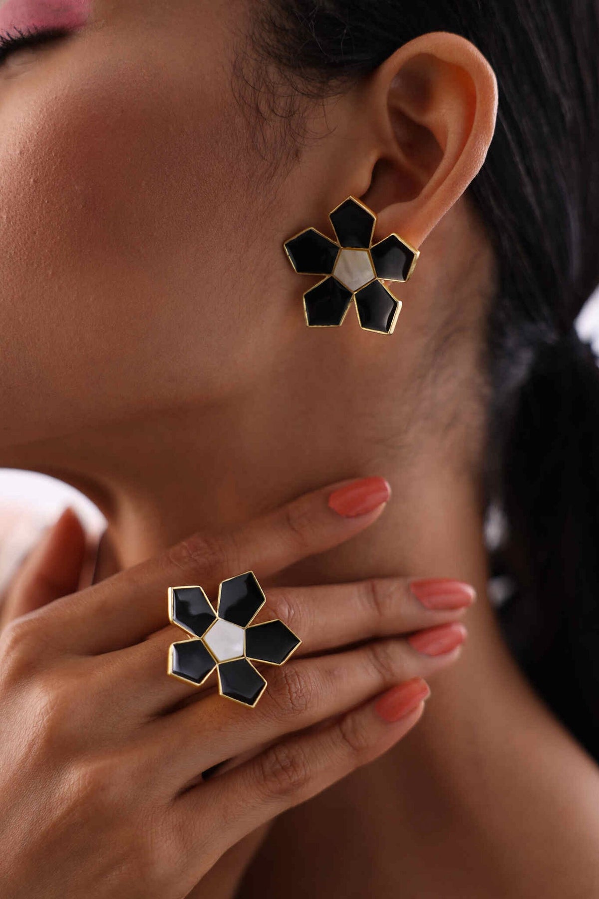 Willow Floral Pattern Studs 