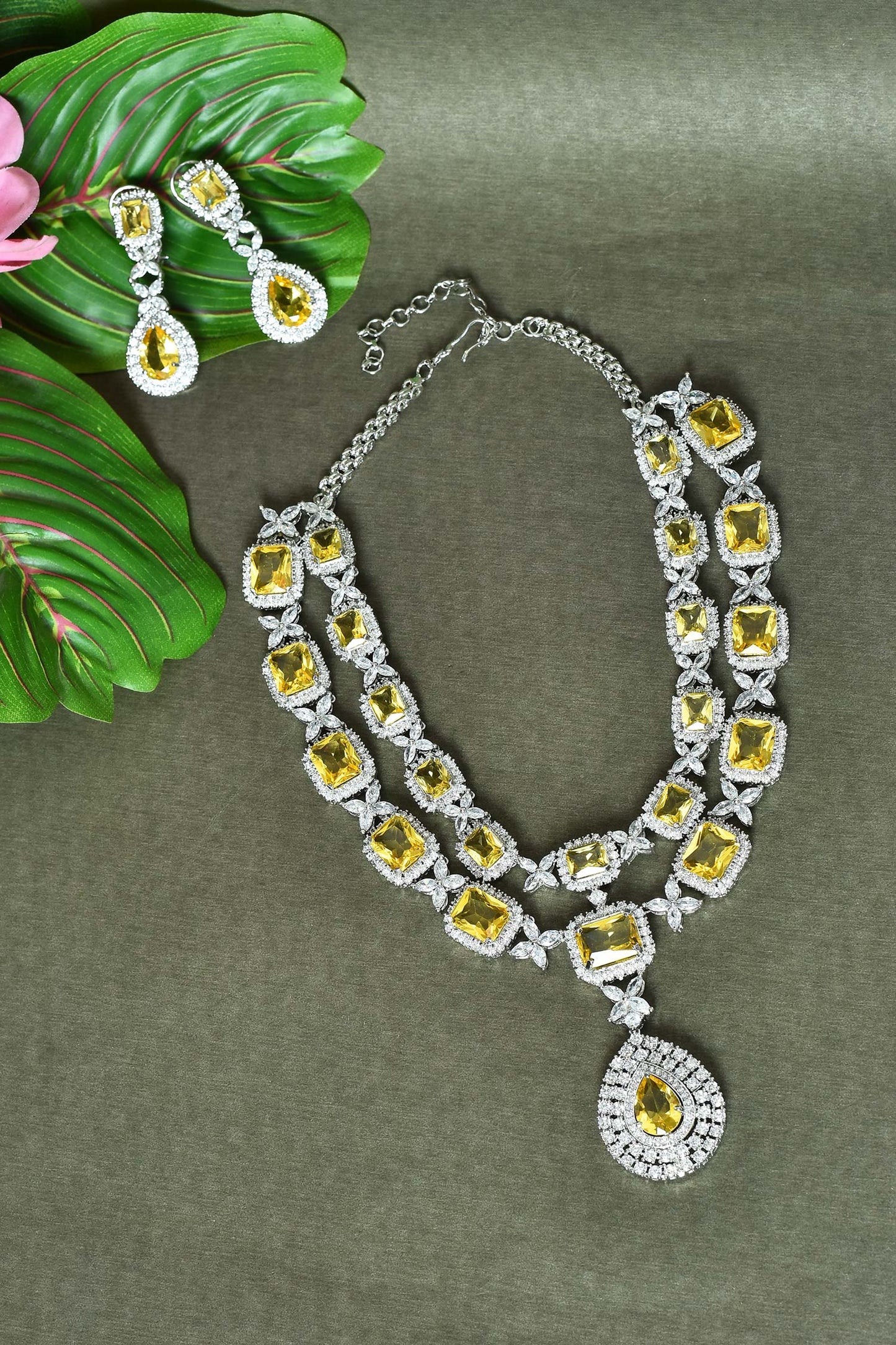 Embellished Layered Necklace Set 