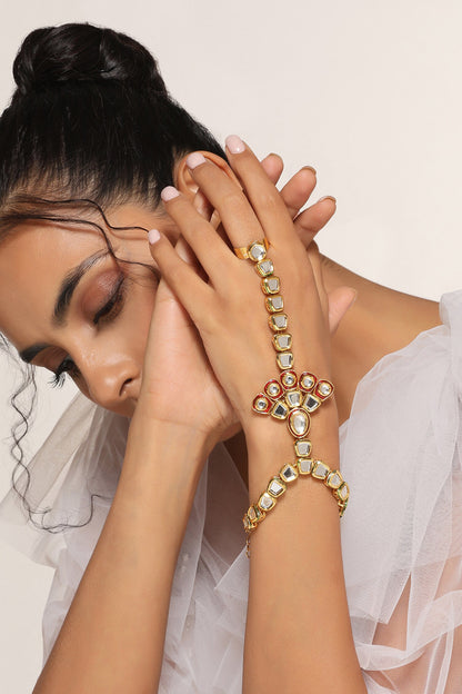 Kundan Embellished Haathphool 