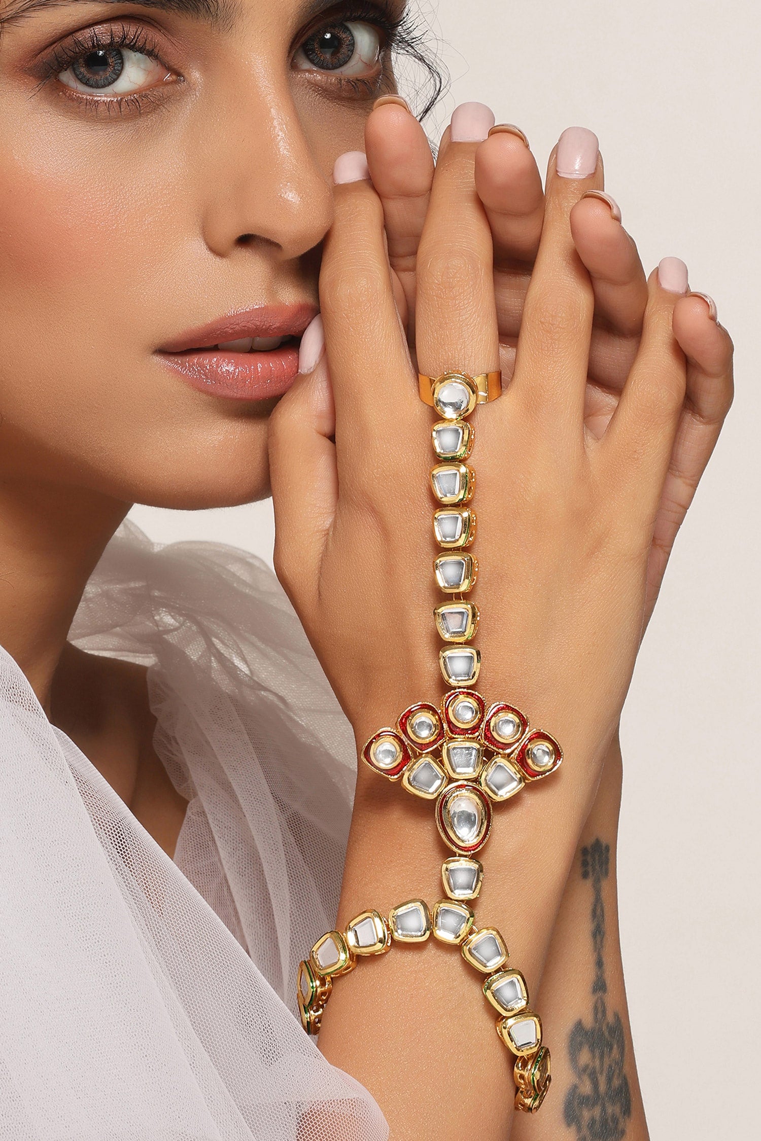 Kundan Embellished Haathphool 