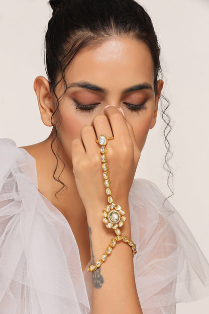 Kundan Embellished Haathphool 