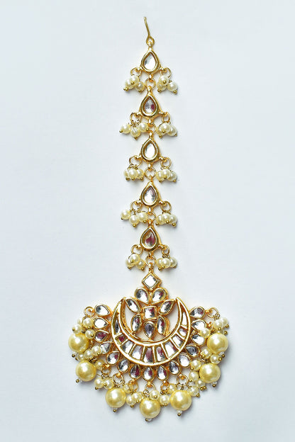 Crescent Pattern Embellished Maangtikka 