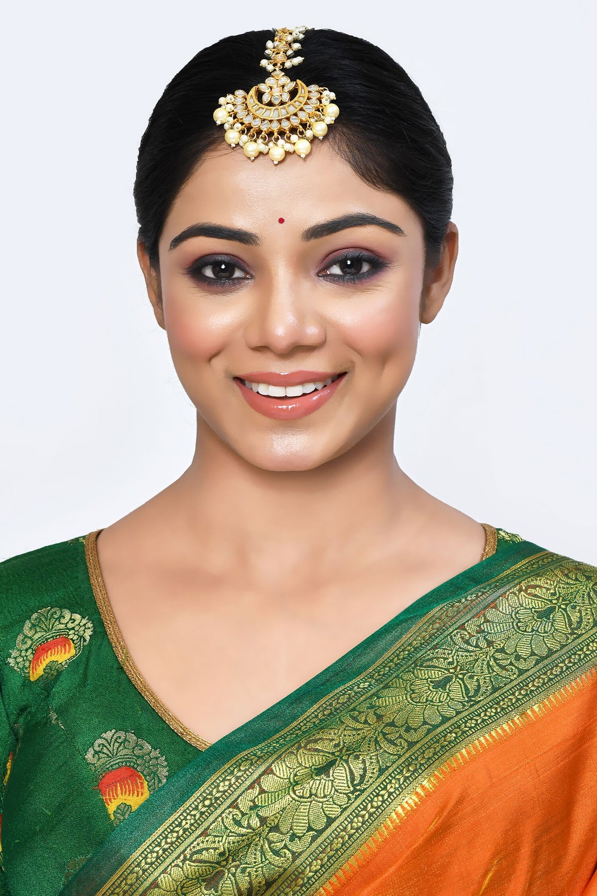 Crescent Pattern Embellished Maangtikka 