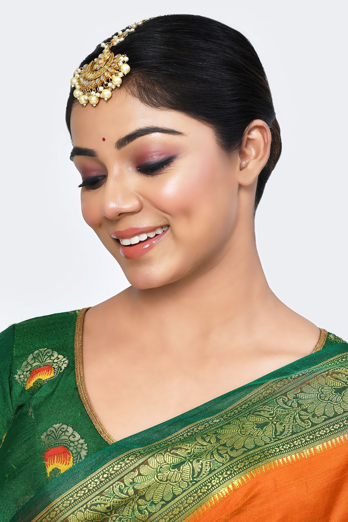 Crescent Pattern Embellished Maangtikka 