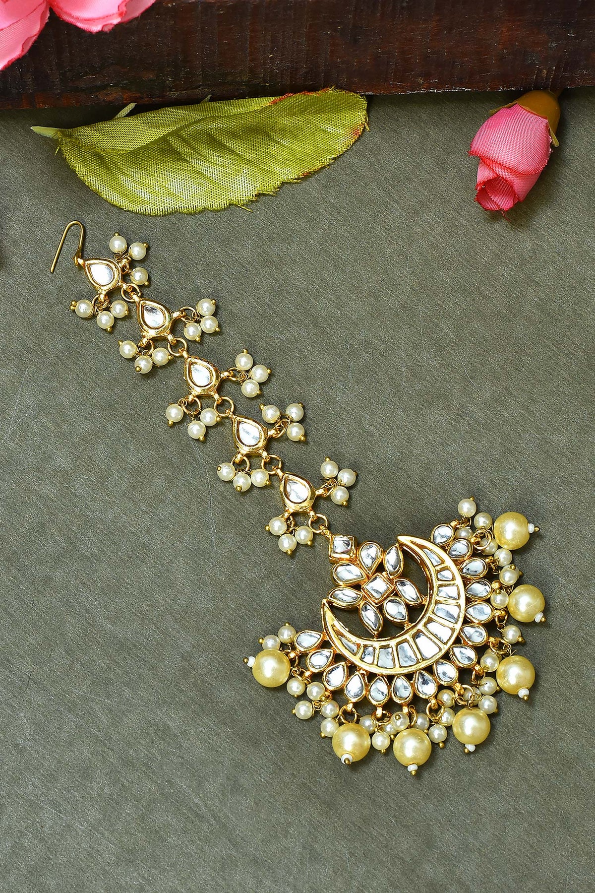 Crescent Pattern Embellished Maangtikka 