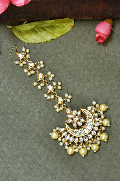 Crescent Pattern Embellished Maangtikka 