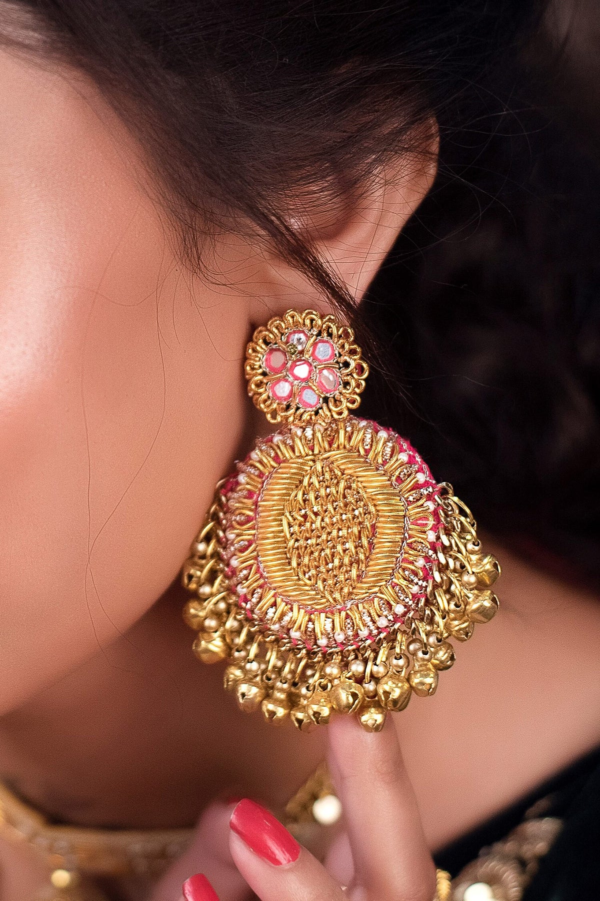 Thread Embroidered Necklace Set 