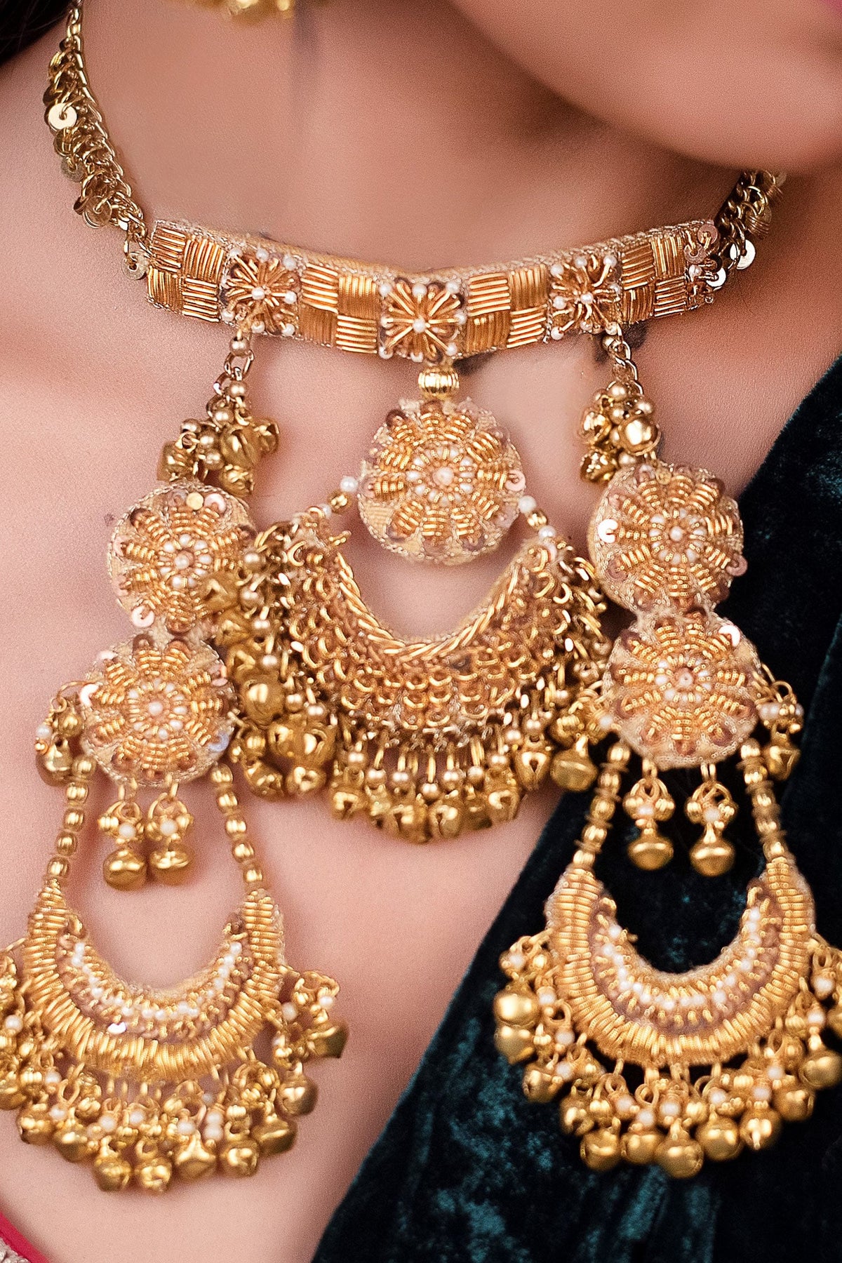 Thread Embroidered Necklace Set 