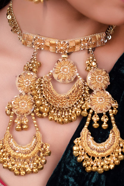 Thread Embroidered Necklace Set 