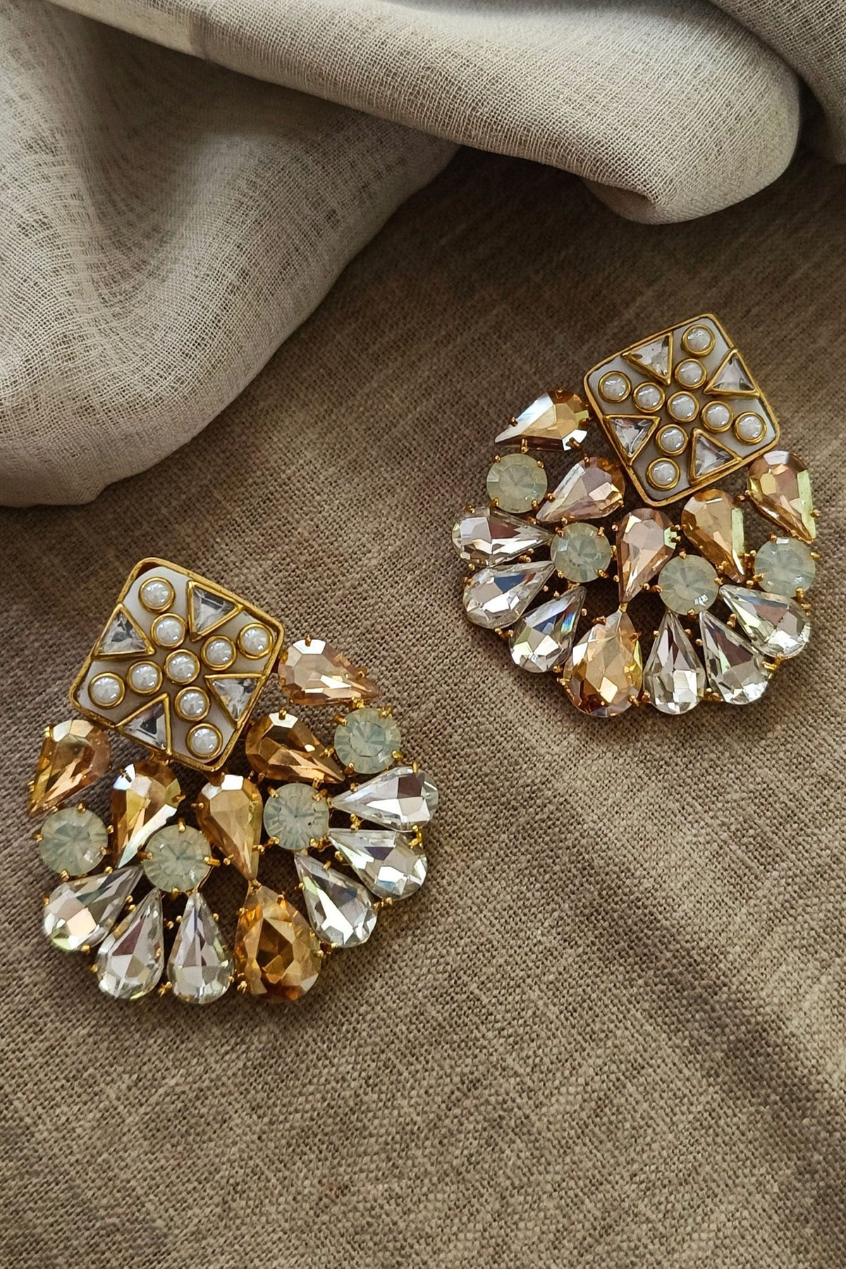Nivi Earrings 