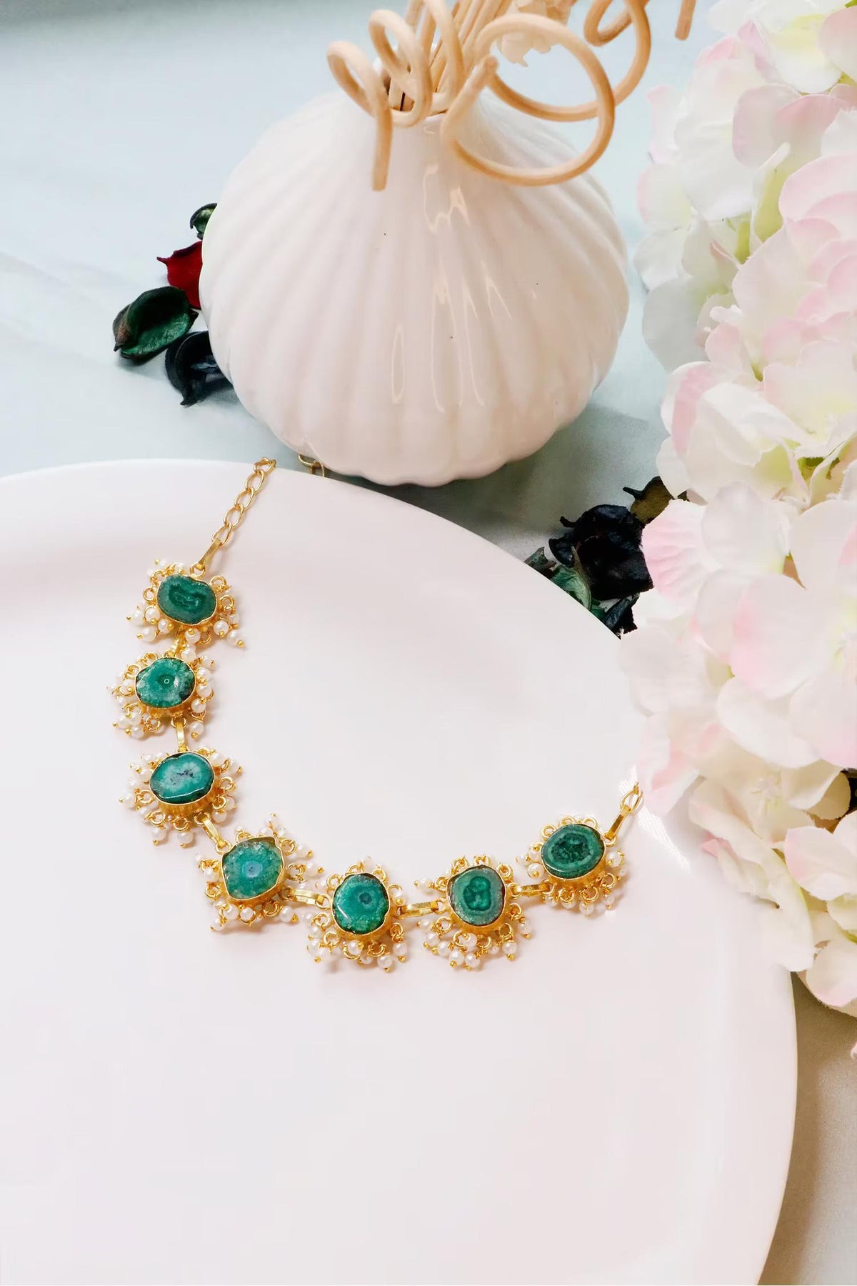 Gold Teardrop Motif Stone Necklace 