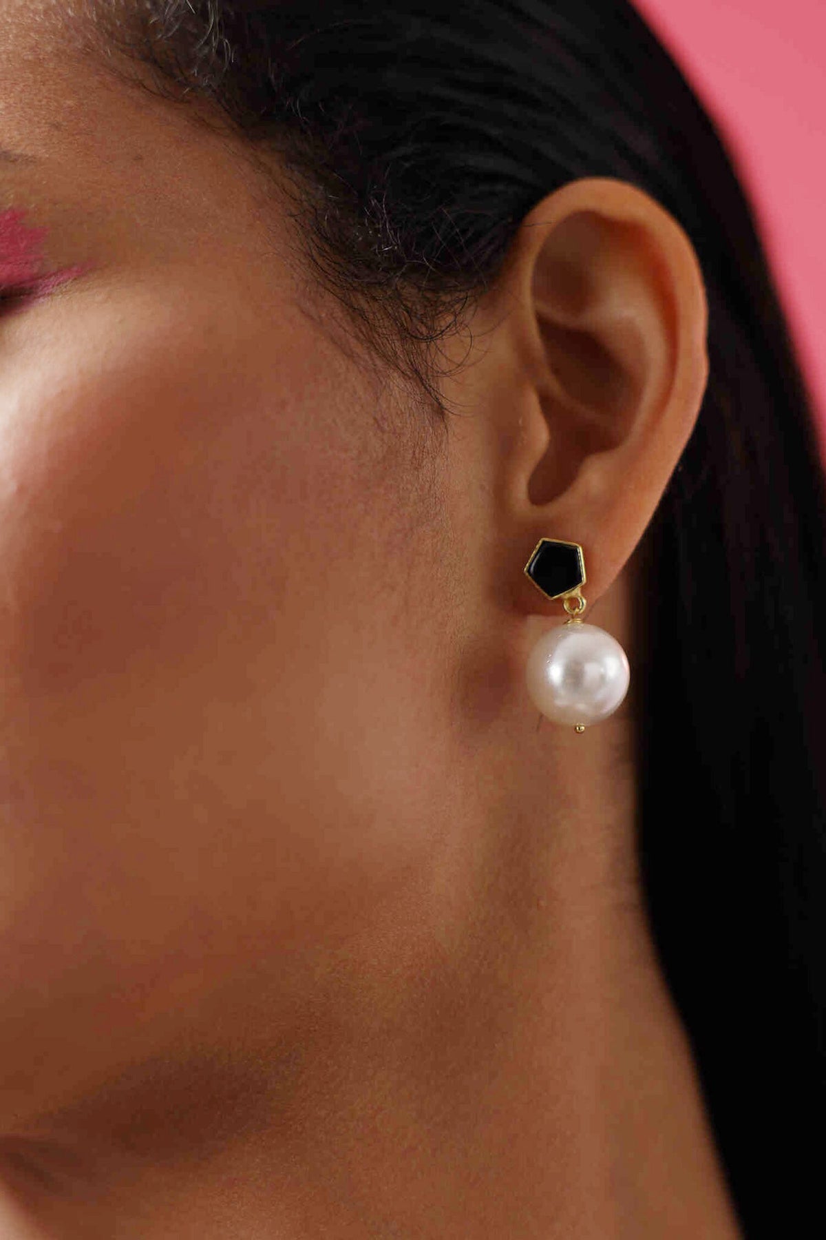 Noir Geometric Pattern Earrings 