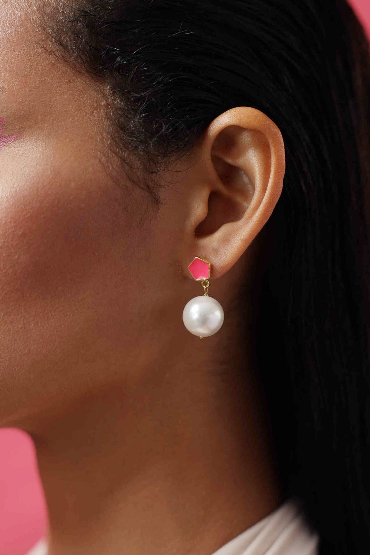 Noir Geometric Pattern Earrings 