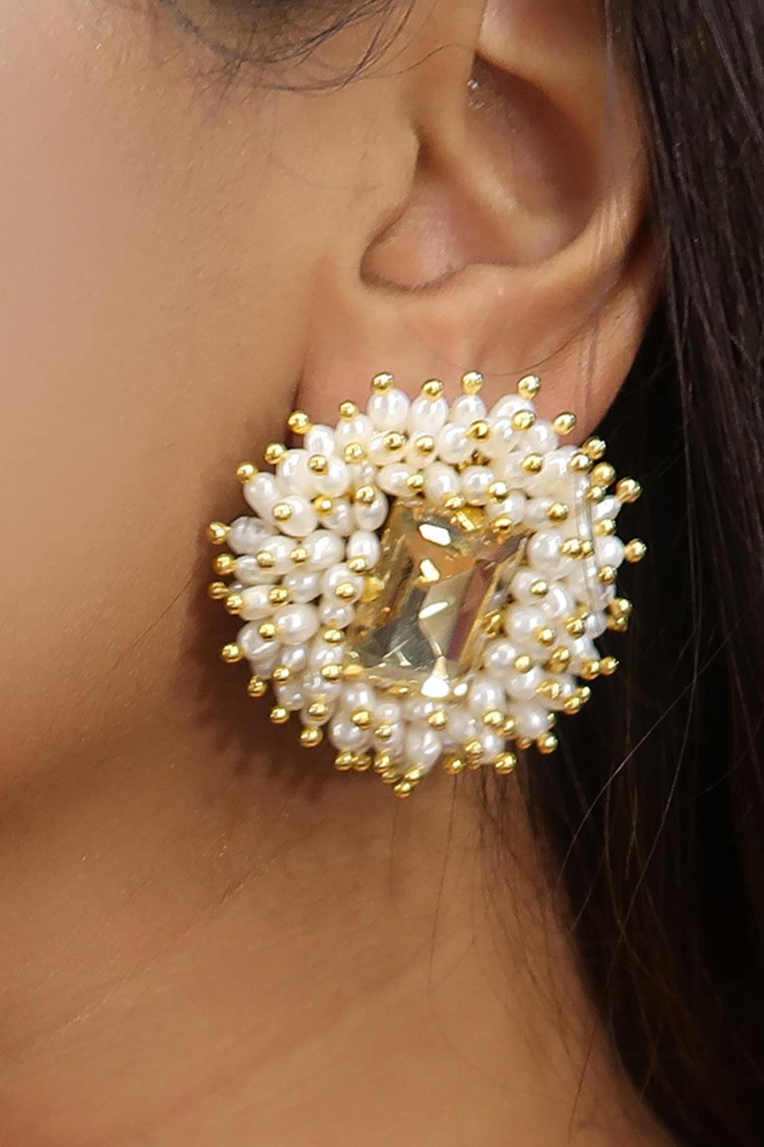 Akahi Stud Earrings 