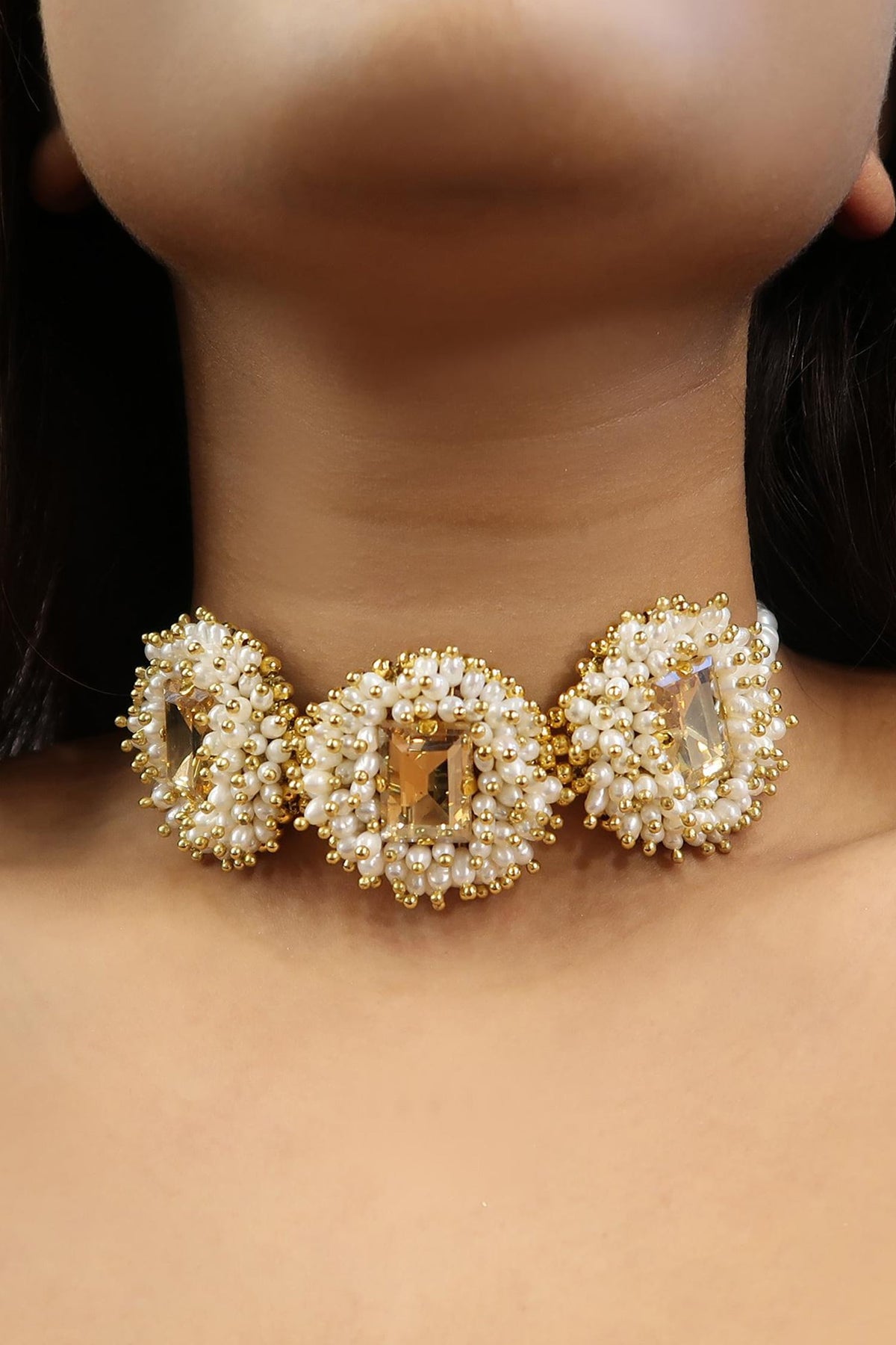 Akahi Choker 