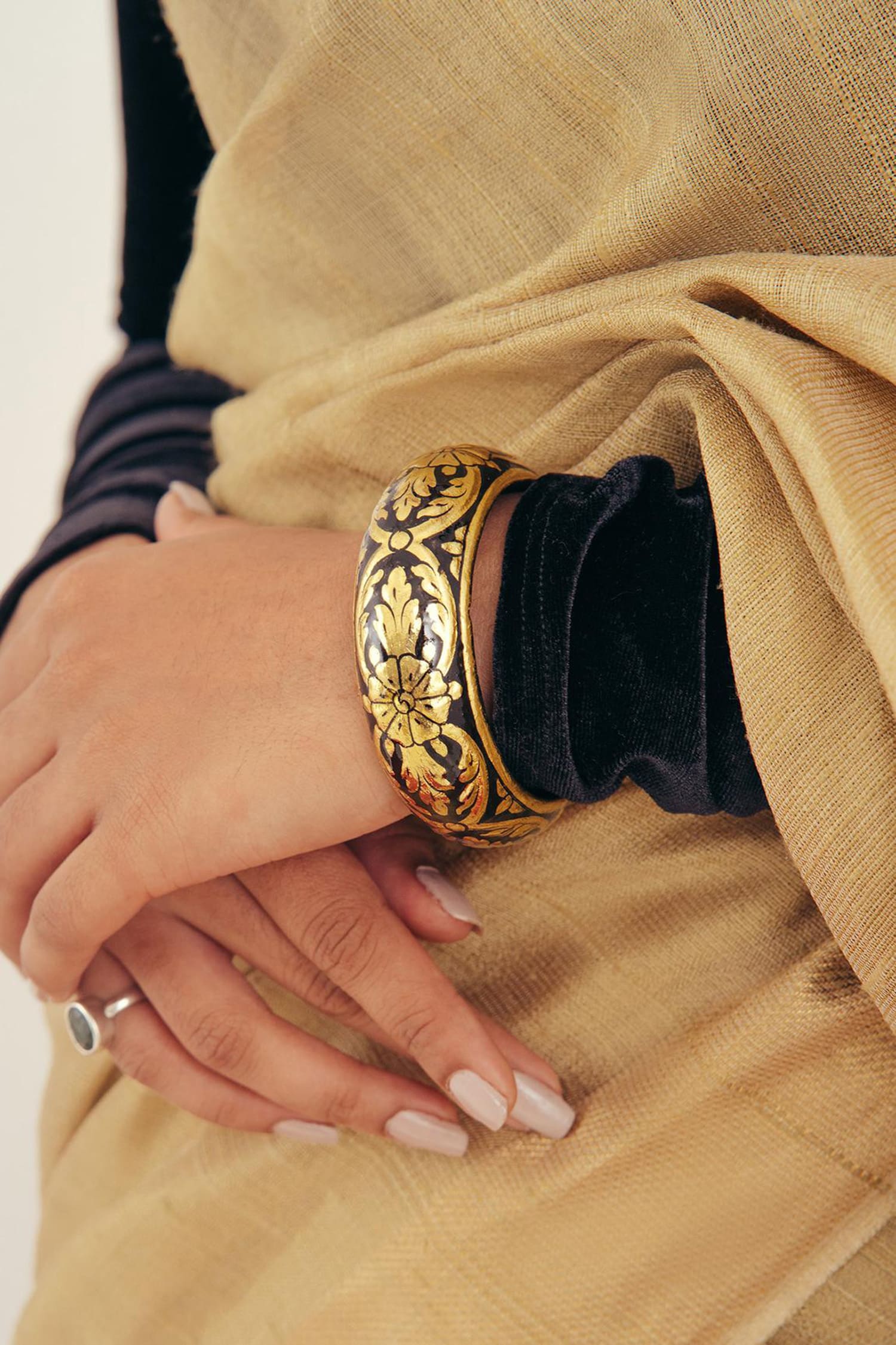 Koyla Floral Pattern Bangle - Single Pc 