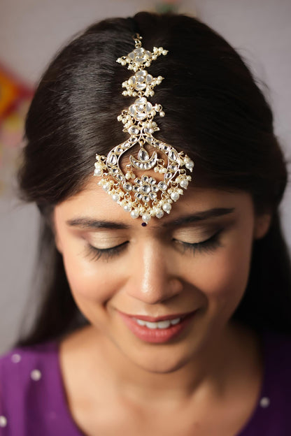 Pearl Embellished Maangtikka 