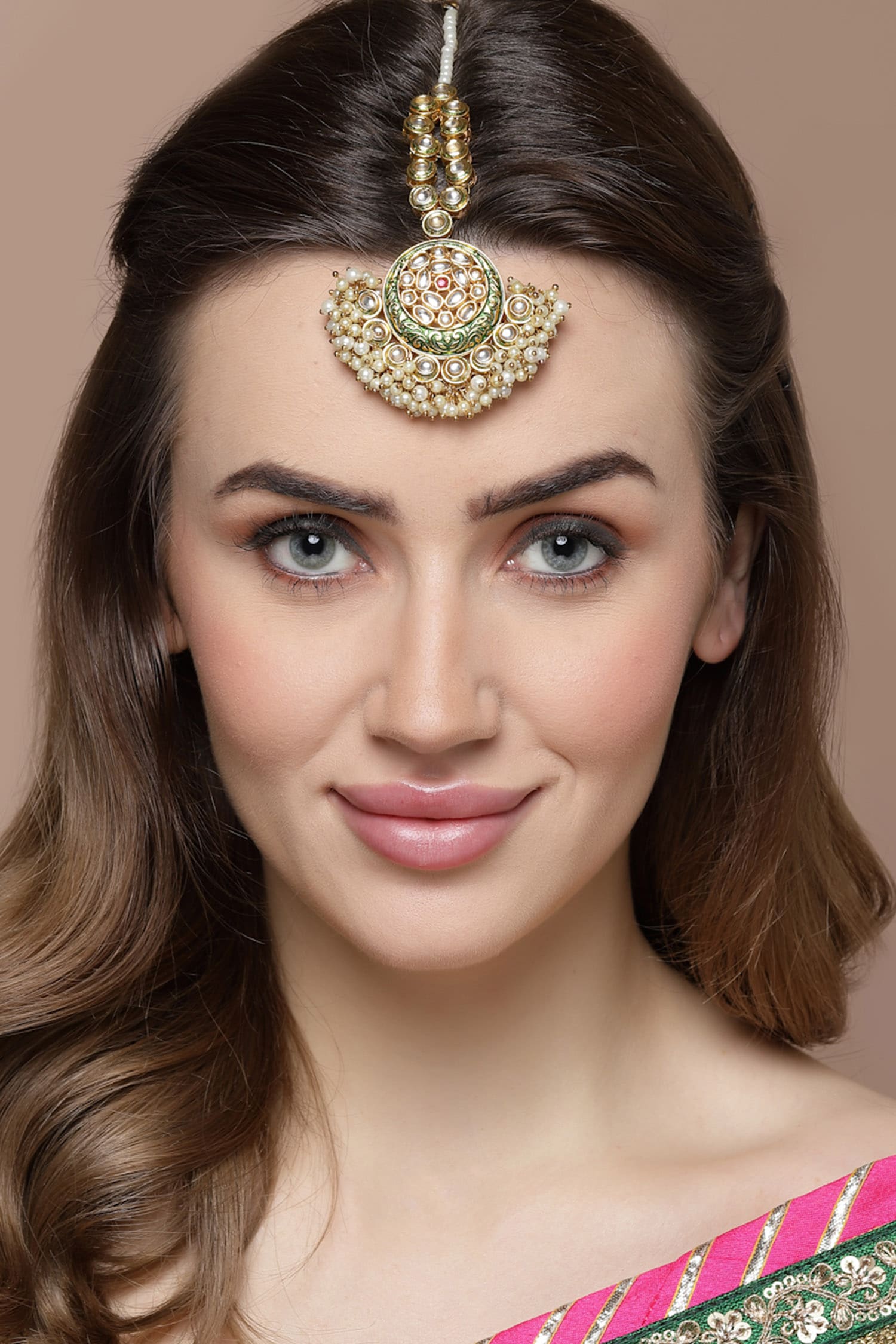 Kundan & Pearl Embellished Maangtikka 