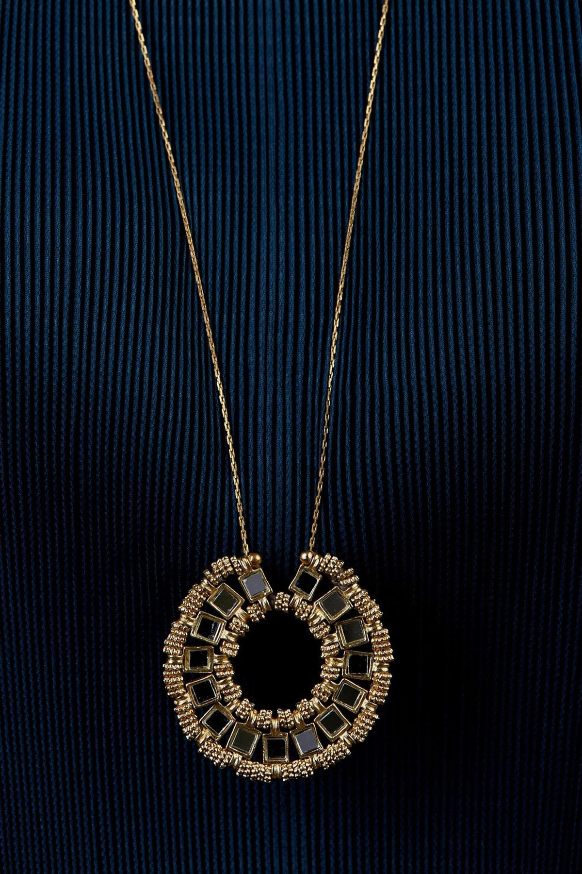 Mirror Pendant Saar Neckstring 